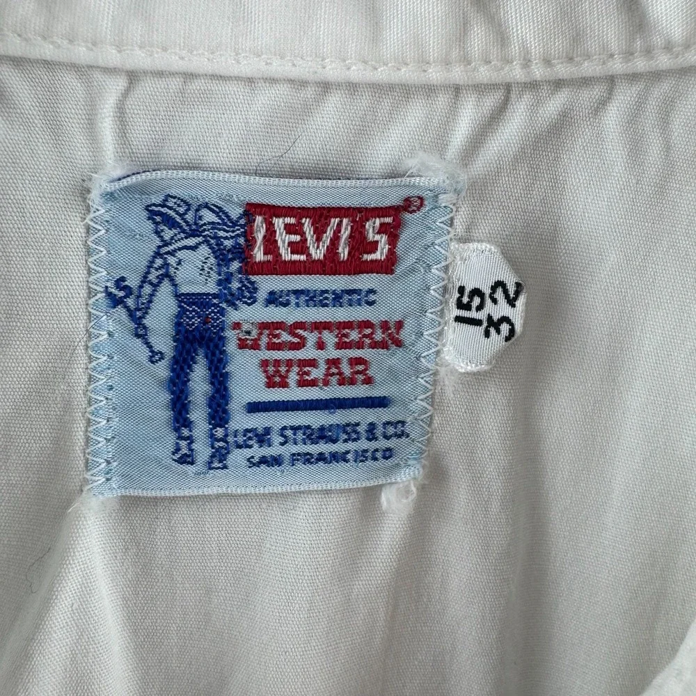 Levis ship please shown